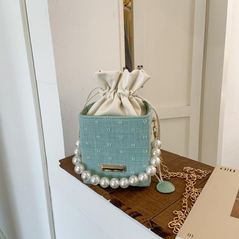 

Модный тренд однотонная жемчужная квадратная сумка 2025 новый нишевый дизайн сумка на цепочке через плечо темпераментная универсальная зелёный