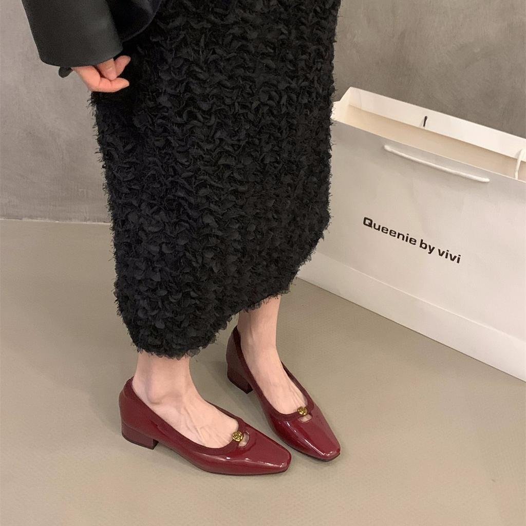 Coarse heel black commuter single shoes women's shoes new spring and autumn red with skirt square head shoes