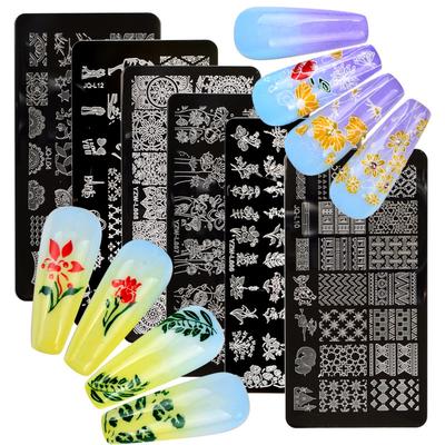 Nageldesign – Nagelschabloner och nagelstämplar
