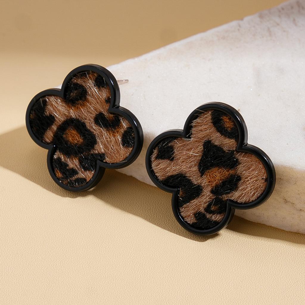 European and American autumn and winter retro geometric round flower leopard print silver needle earrings Maillard niche earrings