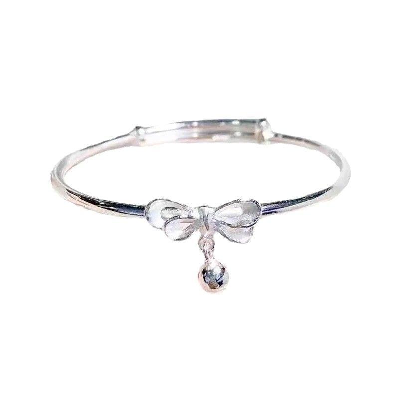

Adorable Young Girl Bow-shaped Bell Bracelet - Simple, Fresh and Elegant, Suitable for All Occasions.