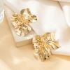 Vintage Elegante Goldfarbene Große Blume Steckerohrringe für Damen Design Unregelmäßige Falten Piercing Ohrringe Party Schmuck Geschenke
