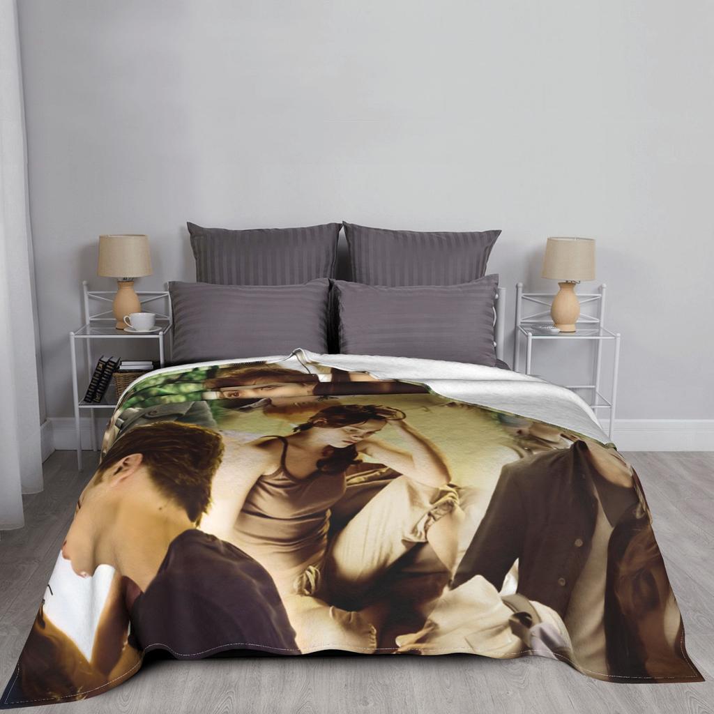 Edward Bella Flannel Throw Blanket The Twilight Saga Movie Blanket for Home Travel Ultra-Soft Bedspread