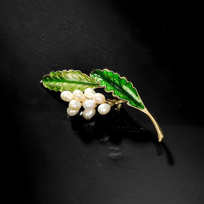 Retro Drop-style Oil-scented Gardenia Brooch, High-end Women's Elegant Pearl Brooch, Light Luxury Design Brooch