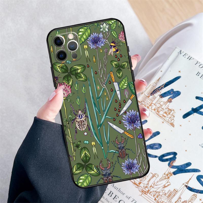 Midsummer bee garden honey Phone Case For iPhone 15 16 Pro Max 11 12 13 Mini 14 Pro Max XR 15 16 Plus 16e Cover Coque