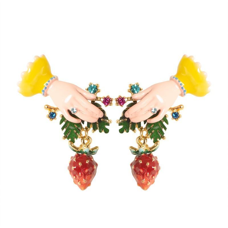 Korean version of sweet fashion dripping oil four seasons berry red strawberry stud earrings women's high-end temperament simple earrings