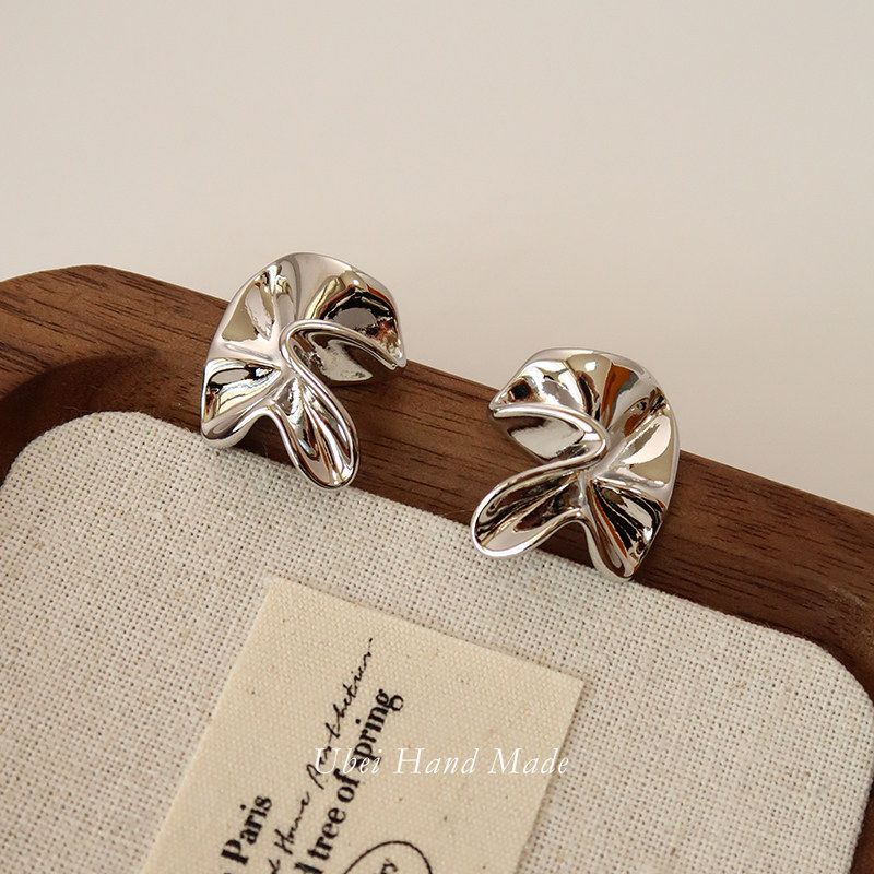 

There Are North Handmade Unique Ruched Earrings Stylish Temperamental Minority Fancy Earrings Fashion Frosty Style Earrings A Pair of 925 Silver Stud Earrings