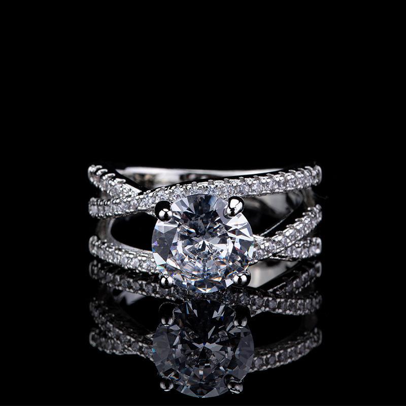 Design Temperament Ring Women'S Ring Classic Four-Claw Simulation Diamond Ring Proposal Engagement Ring