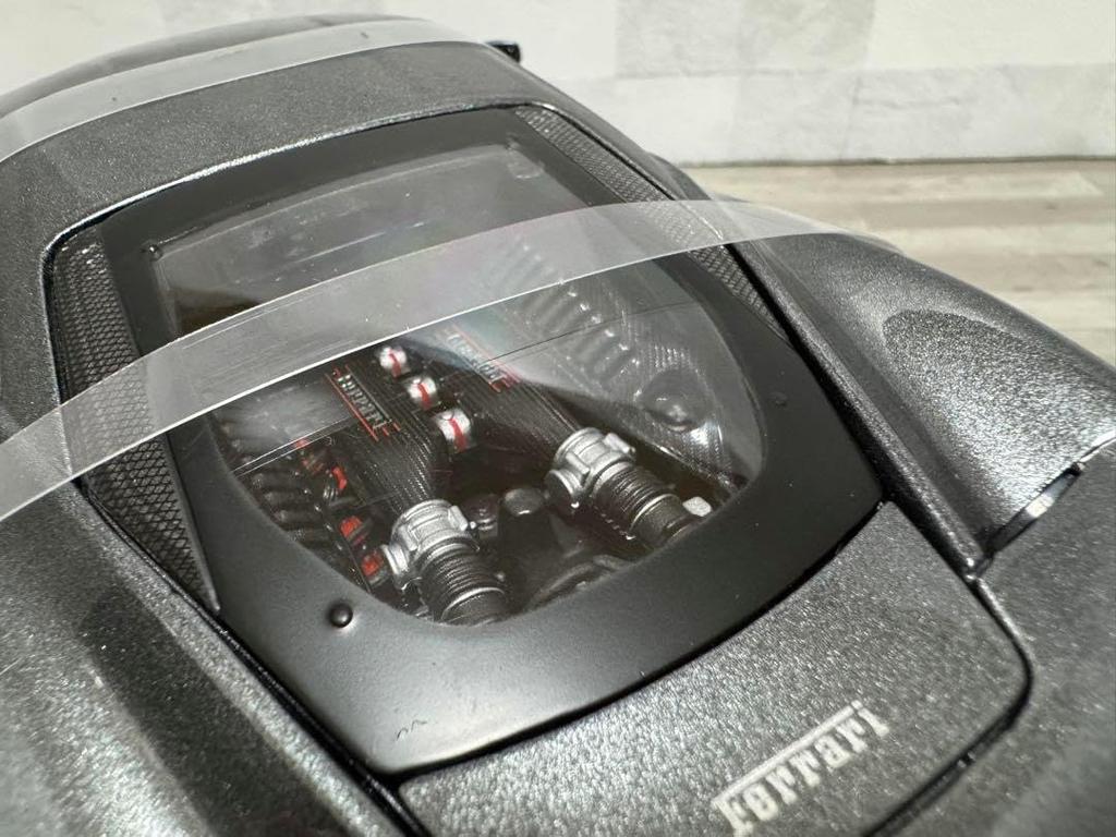 Maisto Ferrari 458 Speciale 1/18 Scale Model Special Edition with Display Base, Opening Doors, and Working Suspension, Diecast Car
