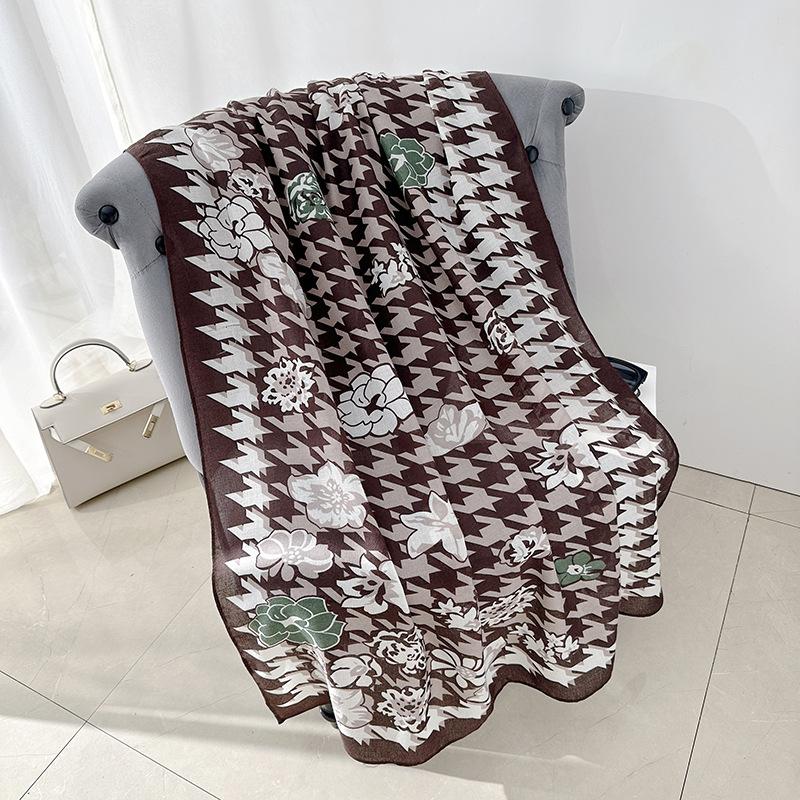 Spring and Autumn New Creative Thousand Birds Grid Floral Printed Scarf Women's Travel Photography Photography with Thin Shawl