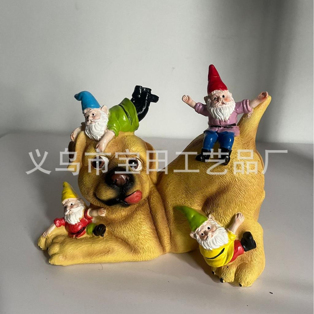 Dogs and Gnomes Outdoor Sculptures and Statues Garden Art Outdoor Decoration Lawn Yard Home Decoration
