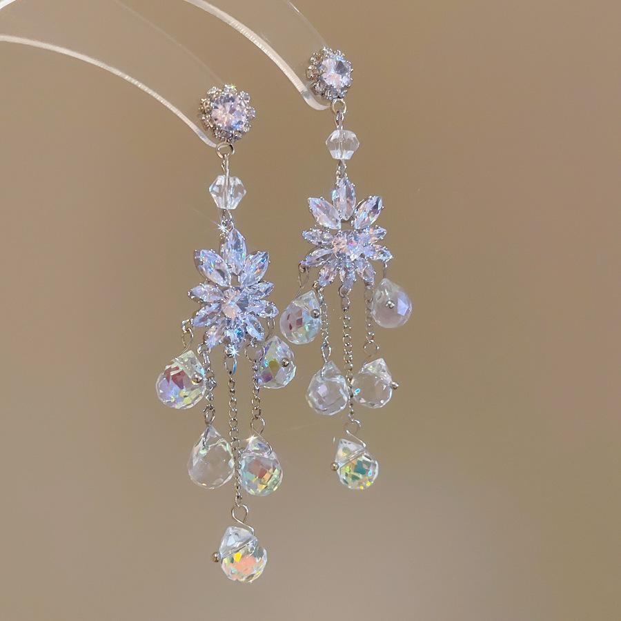 Silver Needle Pearl Geometric Fringed Earrings French Design High-end Stud Earrings Light Luxury Xiaohongshu Same Earrings