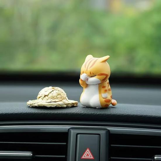 Mini Cat Figurines Car Dashboard Decoration Cute Cat Car Interior Accessories for Home Office Desk Automotive Decor
