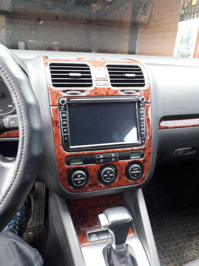 

Накладки на панель Дерево для Volkswagen Golf 5