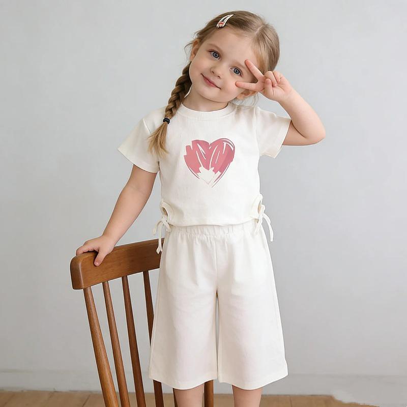 Sommerliches T-Shirt- und Hosen-Set für Mädchen – süßes und stylisches Zweiteiler-Outfit