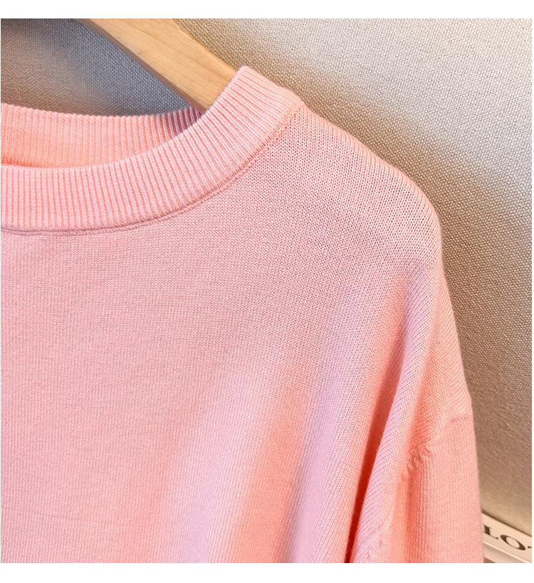 Plus Size Women's Loose Round Neck Pullover Sweater, Bust 150/160 cm, 200-350 Jin, Style 8077