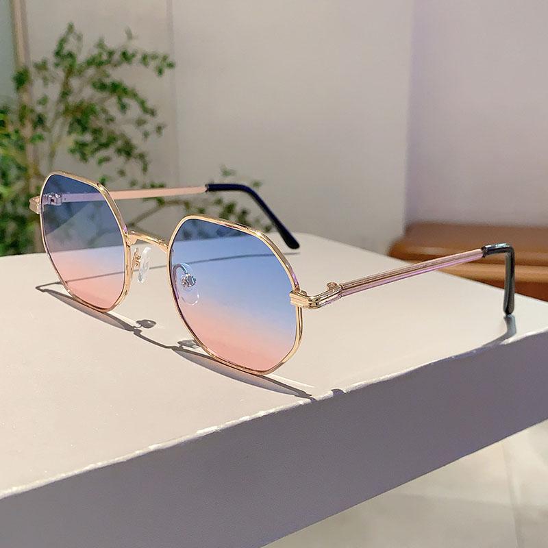 

GM LUMIAS Vintage Sunglasses Men Fashion Classic Polygon Metal Rim Decor Shades Women Trendy Brand Design Casual Sun Glasses as picture shows