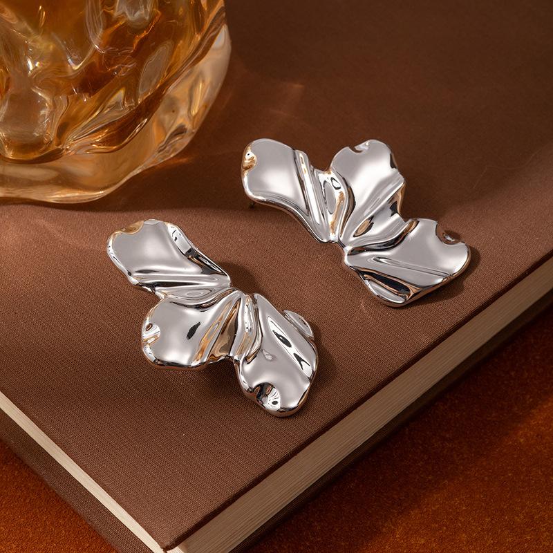 High-End Leichter Luxus Textur Blatt Ohrringe Metall Wind Personalisiert Dreidimensional Ccb Mehrschichtig Übertrieben Mehrschichtig Blume Ohrringe