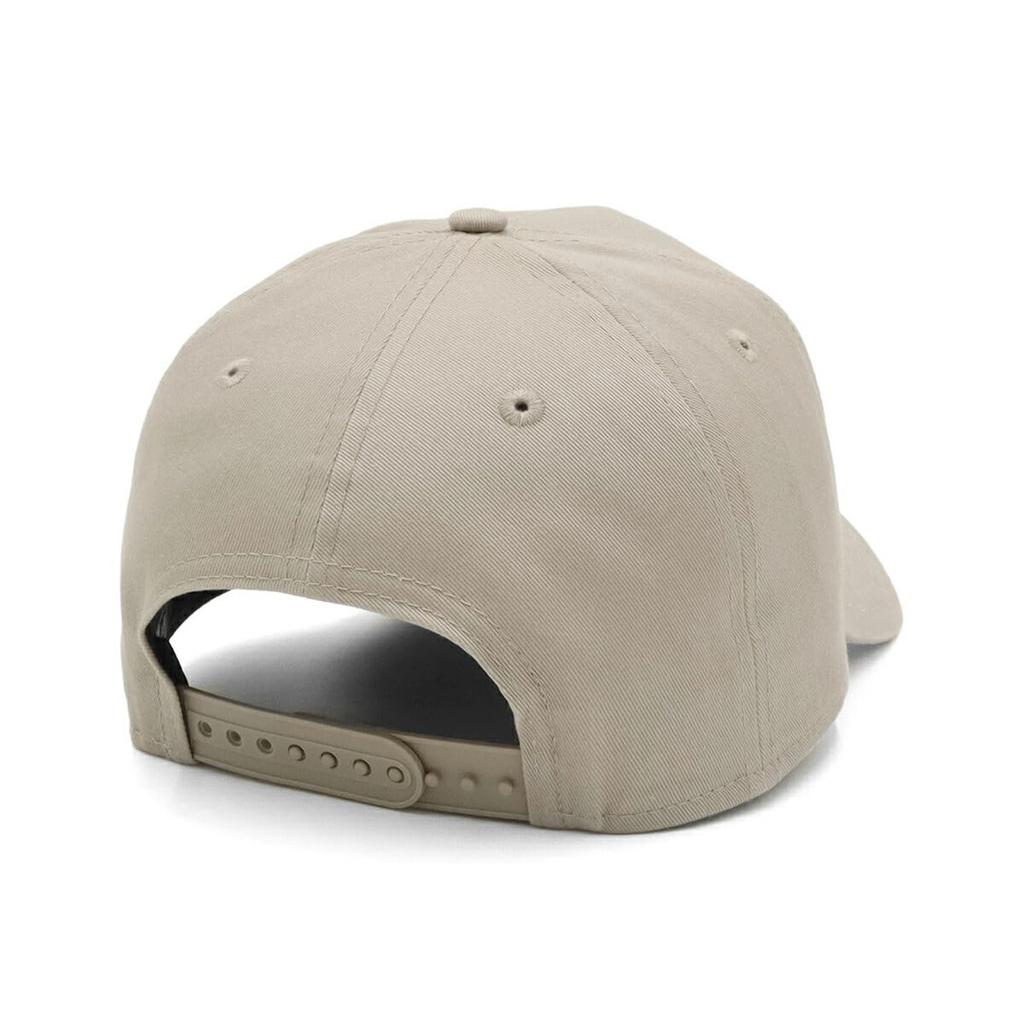 New Era 9FORTY Cap Pebble Beige with Black Exclusive to and Snapback A stylish streetwear perfect for travel and sun A great A-Frame (14666228