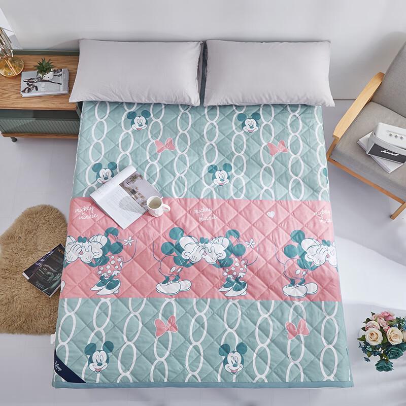 

Disney 3-in-1 Soybean Fiber Quilt