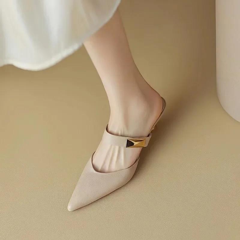 Women Kitten Heels Mules Golden Rivet Pointed Toe Summer Sandals Fashion Beige Ladies Casual Med Heels Luxury Shoes
