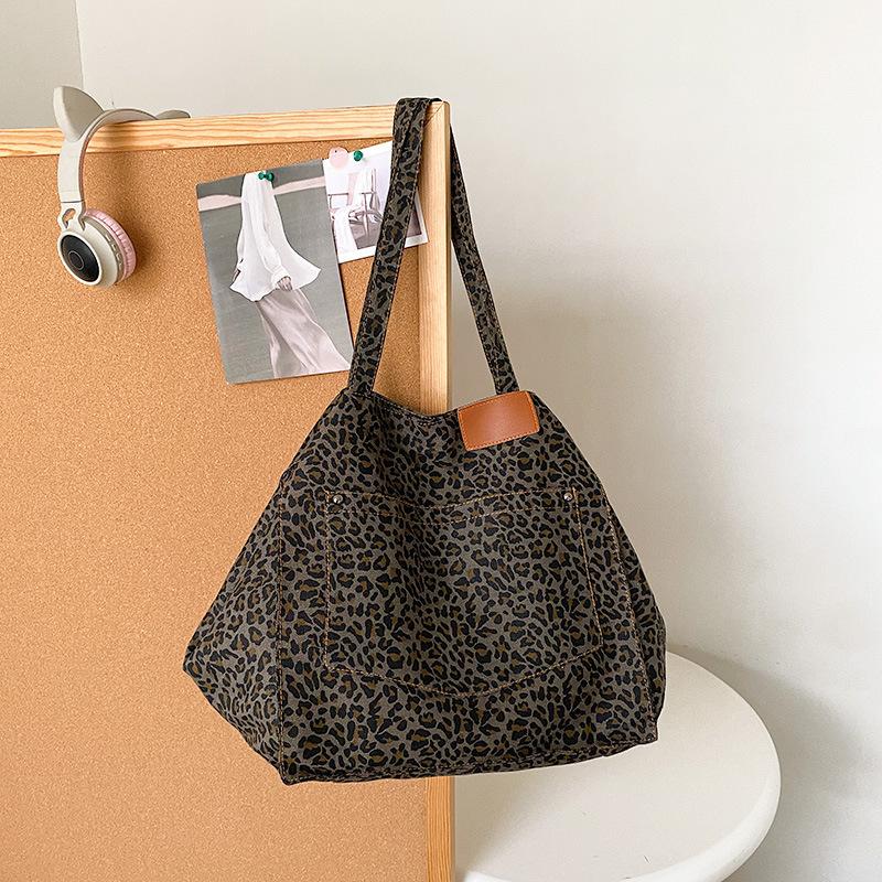 

Холщовая сумка-тоут с леопардовым принтом женская сумка большой вместимости 2025 новая модная портативная сумка для поездок универсальная на плечо сумка для мамы
