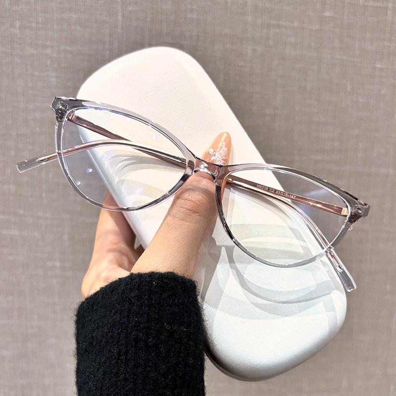 

Fashion TR90 Eyeglass Frame Women Cat Eyes Anti Allergic Titanium UV400 Anti Blue Light Small Face