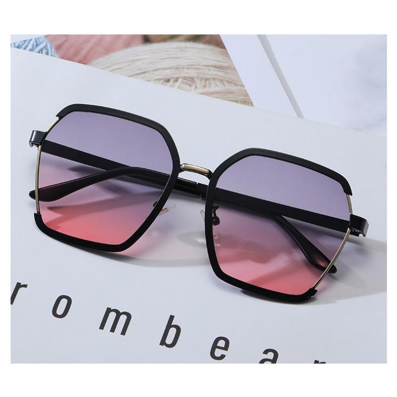 Tendance Lunettes Rétro Métal Demi-monture Lunettes de soleil Street Shooting Europe et États-Unis Lunettes de soleil Femme Protection UV.