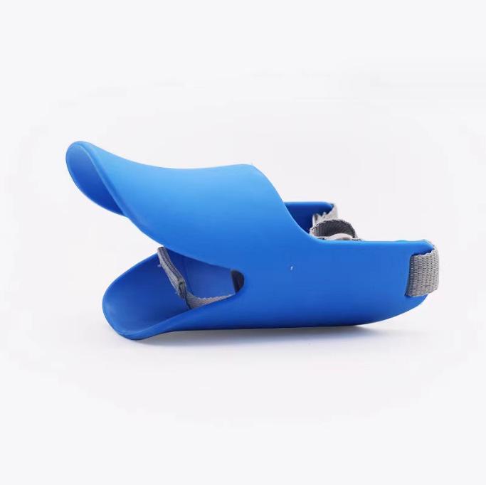 

Silicone Soft Dog Muzzle: Anti-Bite, Comfortable Duckbill Design for Training S (3-7 lbs) 15*18-30CM