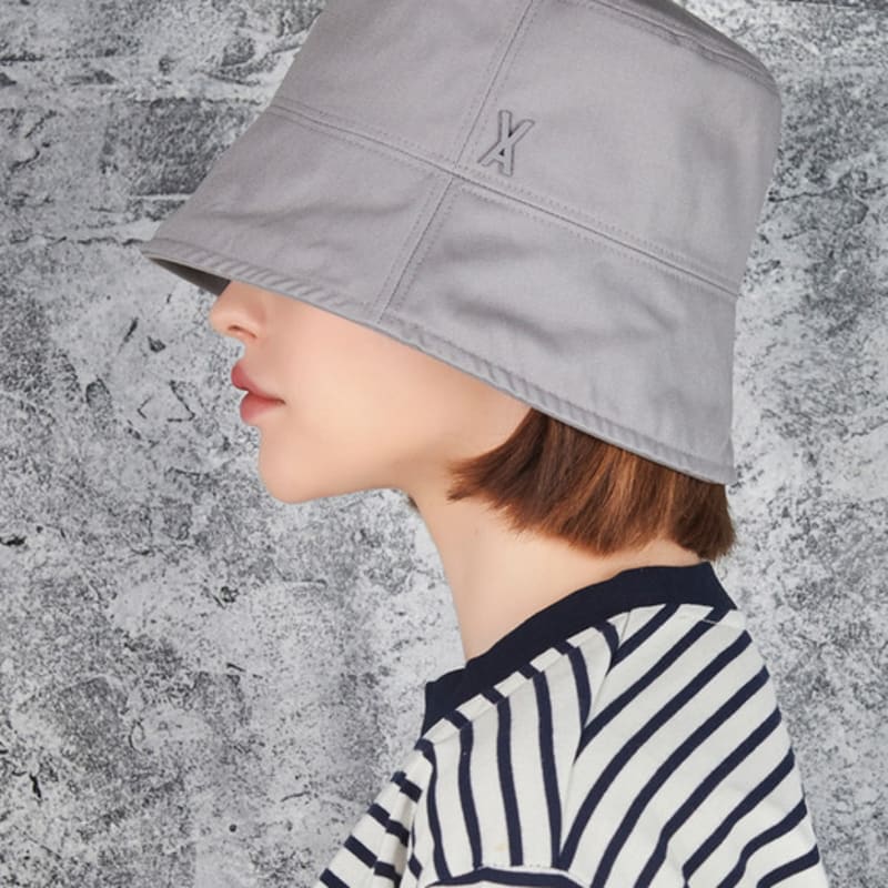 

VARZAR Панама оверсайз с шипами серого цвета FREE