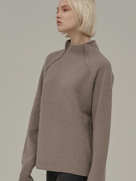 ROHEE APPAREL Wool Rib Sweater / Cool Grey