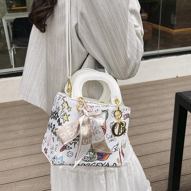 Bags Cartoon Small Bag Women 2025 New Japanese Cartoon Bear Handbag Fashion Graffiti Messenger Tote Bag