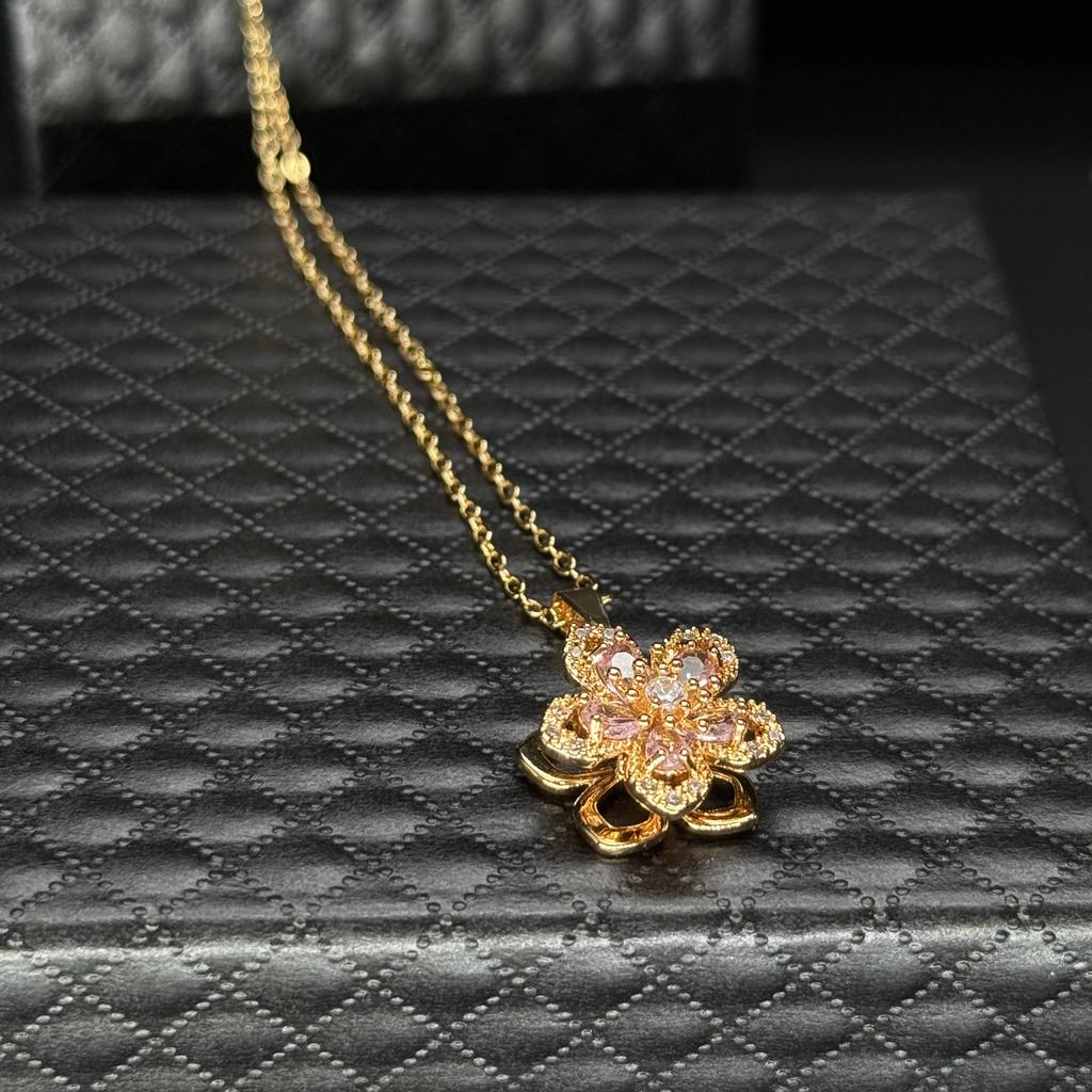 Collier tendance pour femme avec un pendentif floral rotatif Design minimaliste, parfait comme cadeau d'anniversaire