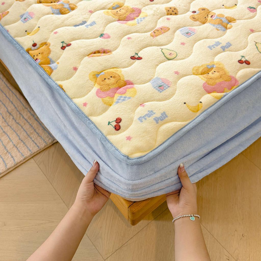 New Winter Milk Velvet Fitted Sheet, Single Piece Thickened Milk Velvet Cartoon Quilted Fitted Sheet, All-inclusive Anti-slip Bed Sheet