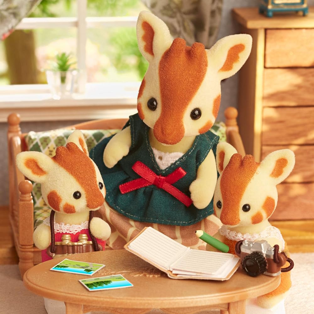 Sylvanian Families Giraffe Family Doll Set 3+ Years Old Toy for Dollhouse EPOCH