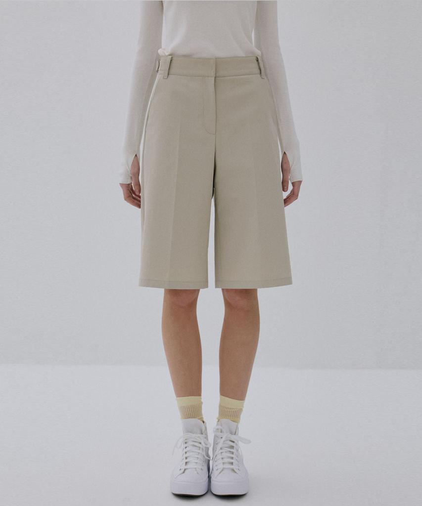 Ssikeoseun Classic Bermuda Shorts - Beige