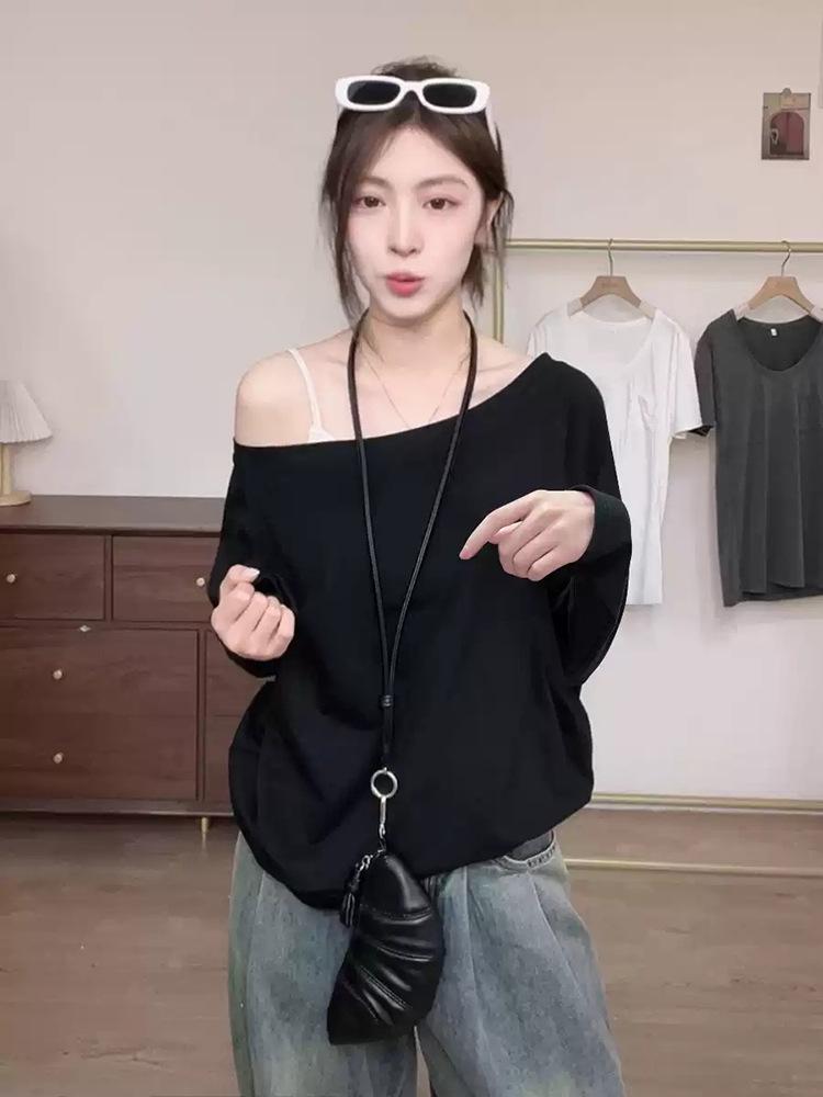 Zhang Jingyi Style Black Off-Shoulder Short-Sleeve Summer T-Shirt for Women - Slimming, Chic, Loose Fit, Diagonal Collar.