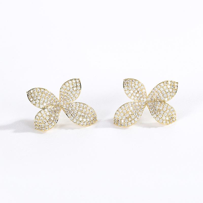Luxurious and Atmospheric Micro Inlaid Earrings with Bow, Flower Temperament, Niche Design, High-end Earrings золотой