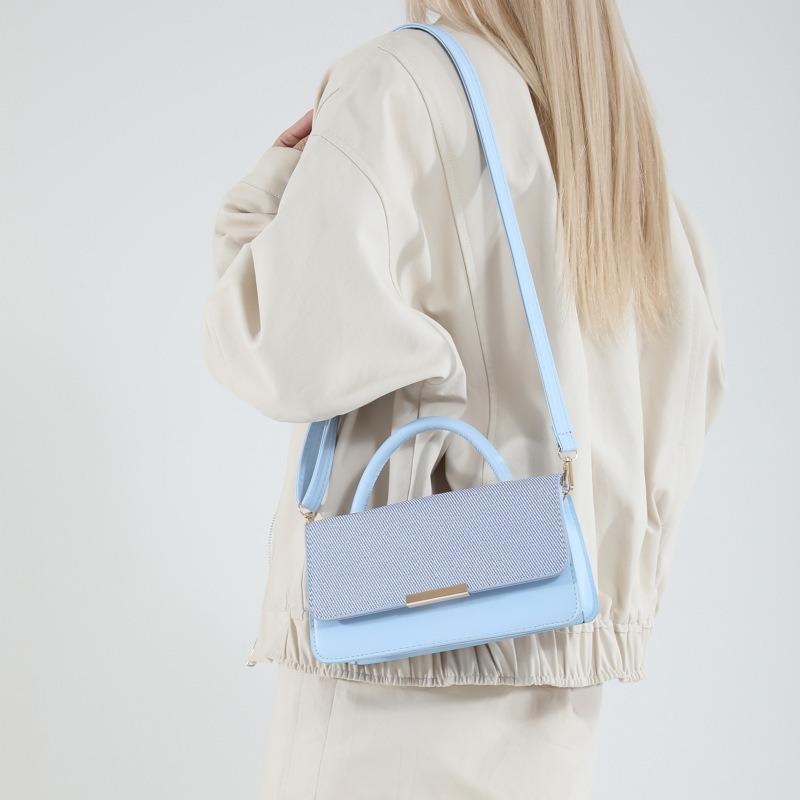 Early spring new handbag niche high-end shoulder messenger bag urban commuting simple versatile leisure bag