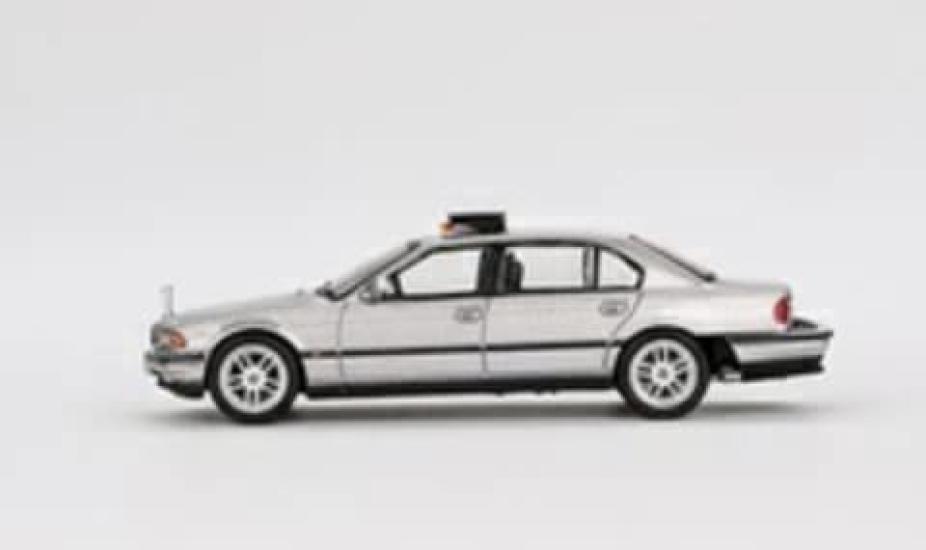 007 BMW 750IL Tomorrow Never Dies Specification Diorama Miniature Car, Specially Equipped Movie Car