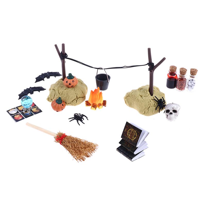 1Set 1:12 Puppenhaus Miniatur Halloween Horror Dekor Spielzeug Fledermaus Schädel Kopf Besen Spinne Kürbis Kopf Zauberbuch Ornament Diy Spielzeug