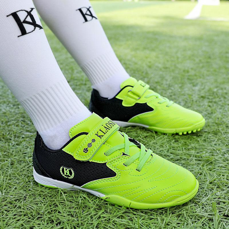 Football shoes children boys and girls sports shoes mesh broken nails primary school students broken nails sports shoes direct sales