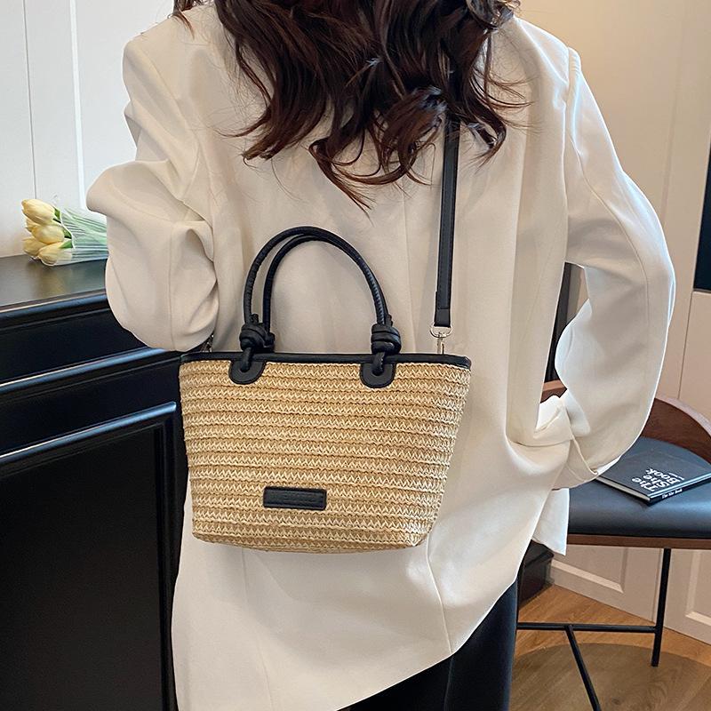 New Shoulder Messenger Bag Fashionable Large Capacity Bucket Bag