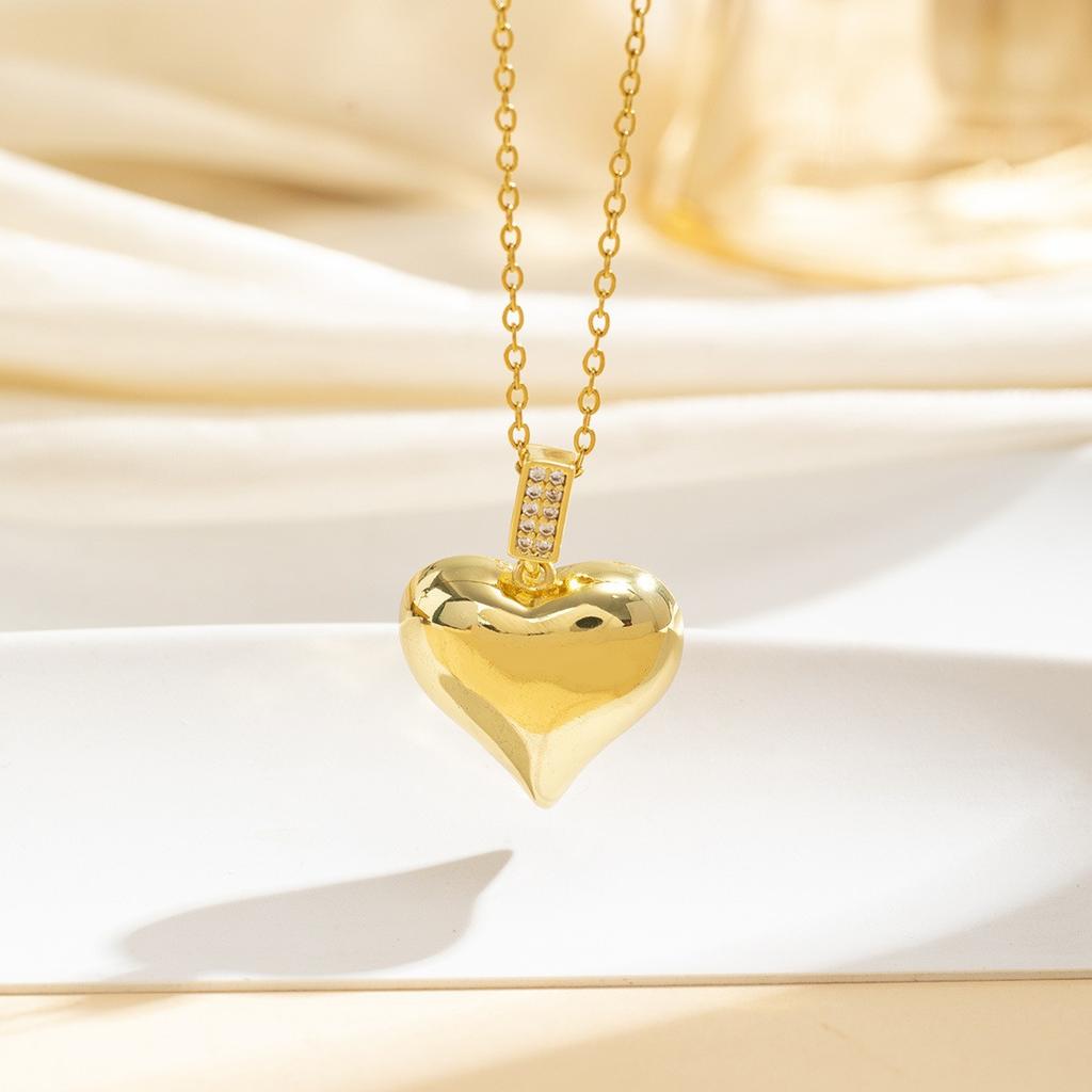 Small Heart Zircon Pendant Necklace For Women Minimalist Fashion Collarbone Chain Dainty Love Design