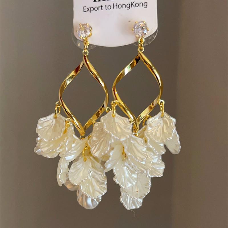 Korean Ginkgo Leaf Tassel Earrings with Gold Frame & Zircon Studs золотых сережек-ракушек