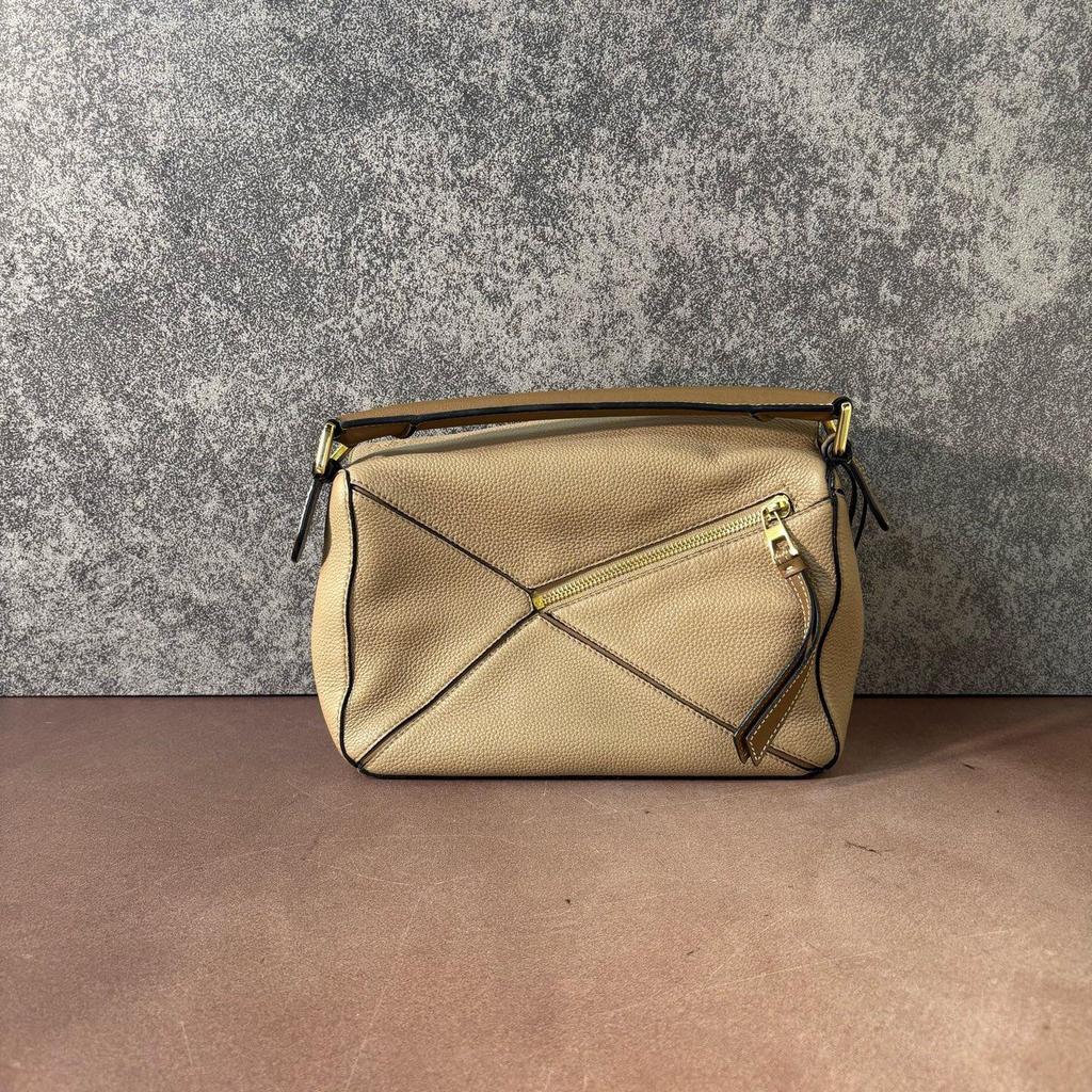 [Pre-Owned] Puzzle Logo Embossed Patchwork Design Leather Geometric Tote Shoulder Crossbody Bag Small - Excellent #1JLMXTE