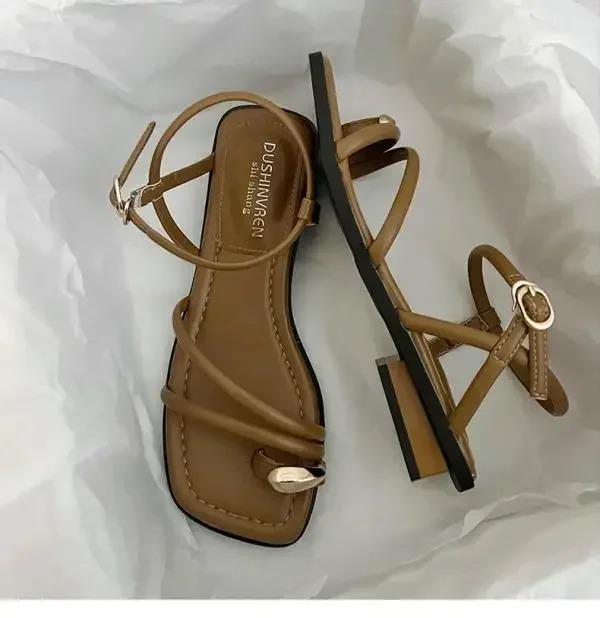 Мода 2024 Летняя распродажа женской обуви Роскошные сандалии Универсальный костюм Женские — фото 9