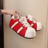 Retro bequeme flache Damen Herbst neue vielseitige höhenerhöhende weiße Schuhe Shell Head Freizeitschuhe