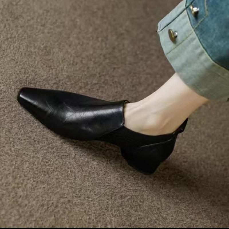 High Sense Dicke Ferse Tiefer Ausschnitt Einzelne Schuhe Damen 2025 Neu Frühling und Herbst Neu Kleine Quadratische Spitze Retro-Stil Lederschuhe