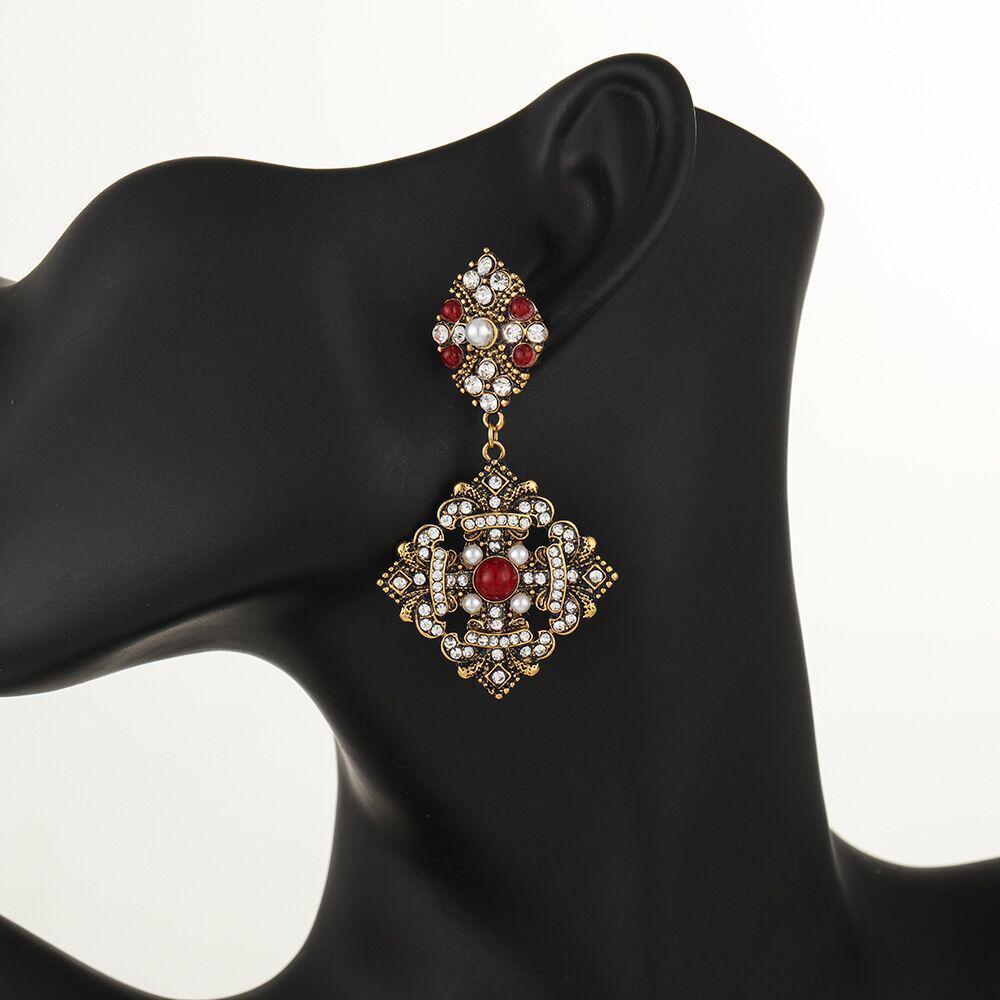 European Retro Pearl Square Stud Earrings - Unique, High-End Design for Women